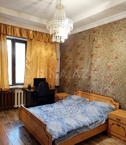 Satılır 5 otaqlı köhnə tikili 120 m², Əhmədli m., photo 1 from 6