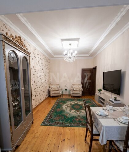 Satılır 5 otaqlı köhnə tikili 120 m², Həzi Aslanov m., photo 1 from 8