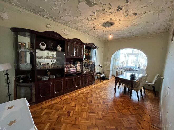 Satılır 4 otaqlı köhnə tikili 100 m², Koroğlu m., photo 3 from 6