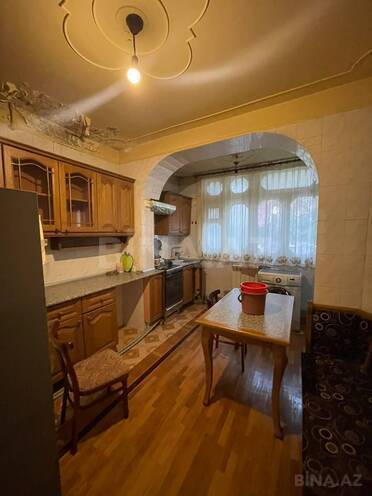 Satılır 5 otaqlı köhnə tikili 130 m², Azadlıq Prospekti m., photo 8 from 19