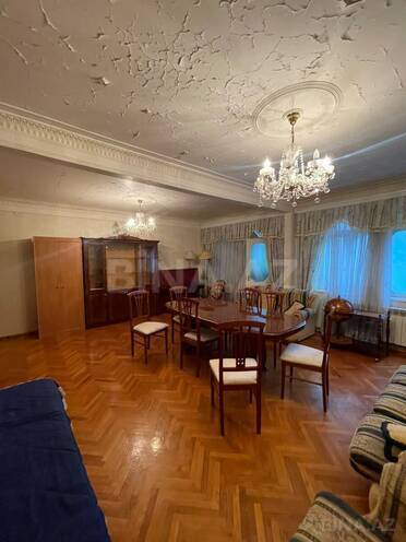 Satılır 5 otaqlı köhnə tikili 130 m², Azadlıq Prospekti m., photo 3 from 19