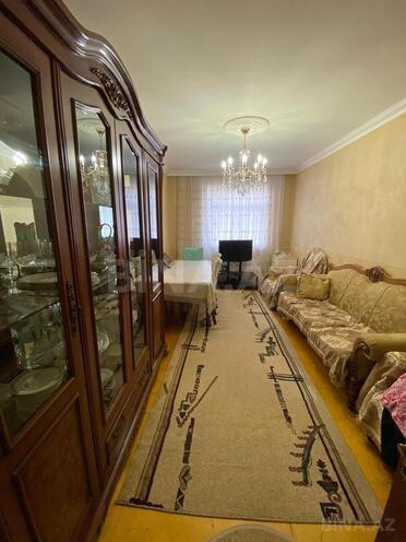 Satılır 3 otaqlı köhnə tikili 72 m², Qaraçuxur q., photo 1 from 14