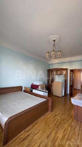 Satılır 3 otaqlı yeni tikili 130 m², 8-ci mikrorayon q., photo 1 from 22
