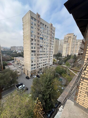 Satılır 4 otaqlı köhnə tikili 115 m², Azadlıq Prospekti m., photo 18 from 21