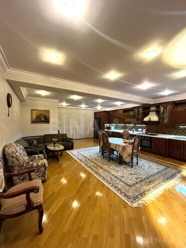 Продаётся 4-комн. новостройка 235 м², м. Низами, photo 1 from 19