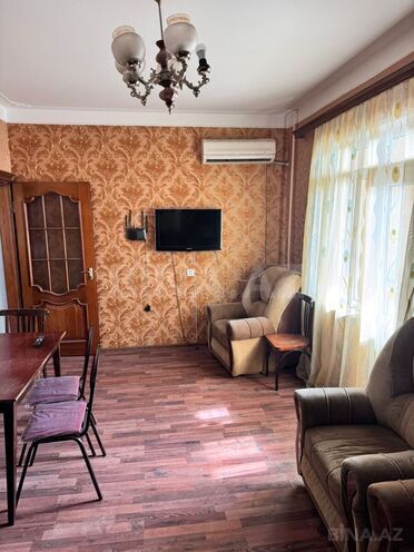 Satılır 2 otaqlı köhnə tikili 55 m², 7-ci mikrorayon q., photo 1 from 12