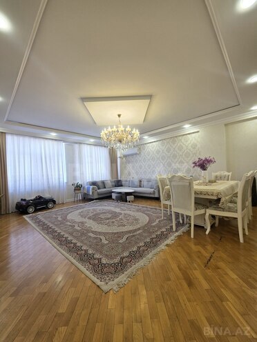 Satılır 3 otaqlı yeni tikili 135 m², İnşaatçılar m., photo 1 from 18