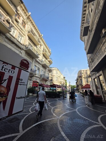 Satılır 5 otaqlı köhnə tikili 130 m², Sahil m., photo 1 from 22