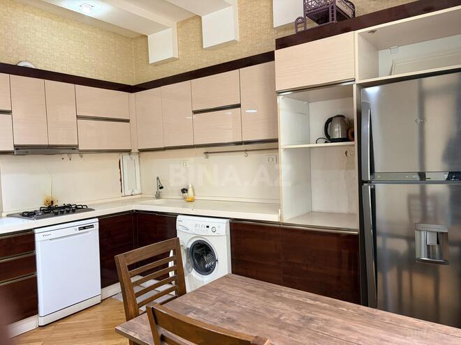 Сдаётся 3-комн. новостройка 130 м², м. Элмляр Академиясы, photo 11 from 13