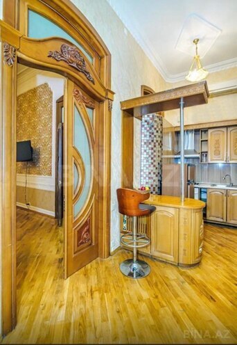 İcarəyə verilir 5 otaqlı köhnə tikili 150 m², 28 May m., photo 5 from 25