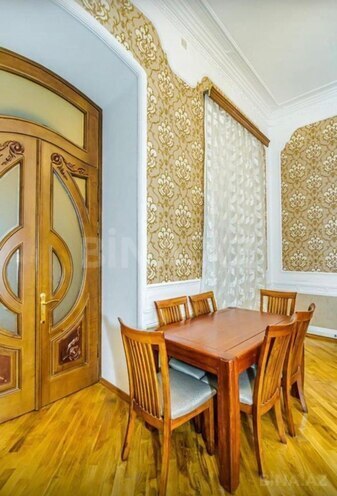 İcarəyə verilir 5 otaqlı köhnə tikili 150 m², 28 May m., photo 23 from 25