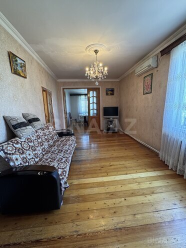 Satılır 4 otaqlı köhnə tikili 68 m², Azadlıq Prospekti m., photo 1 from 10