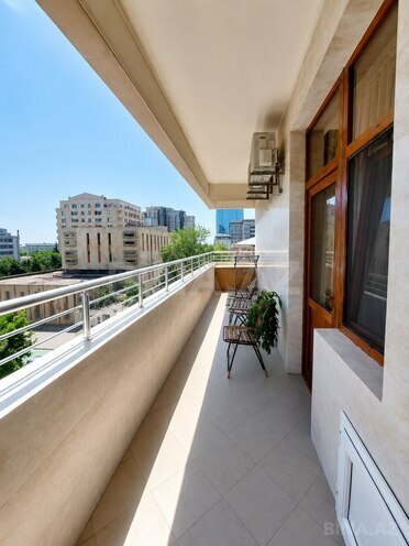 Satılır 4 otaqlı yeni tikili 215 m², 28 May m., photo 25 from 26