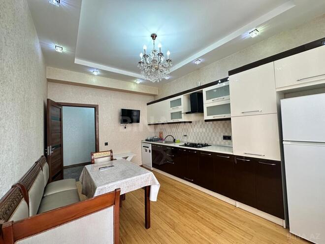 Сдаётся 3-комн. новостройка 120 м², м. Элмляр Академиясы, photo 10 from 17