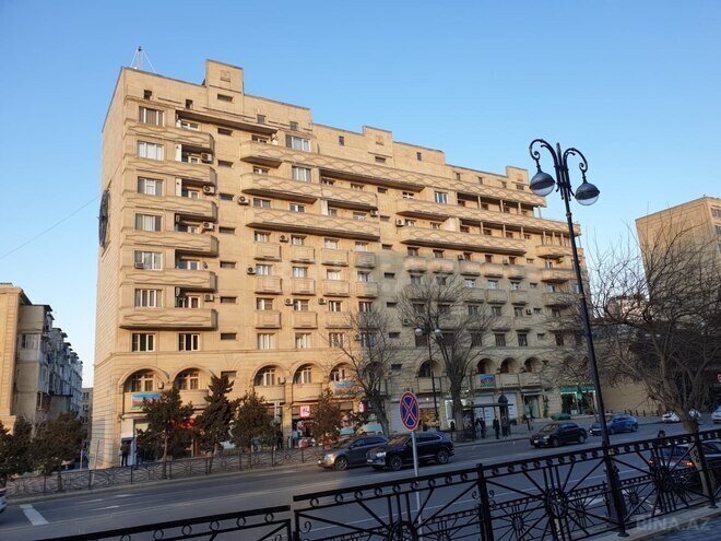 Satılır 3 otaqlı köhnə tikili 91 m², Elmlər Akademiyası m., photo 1 from 19