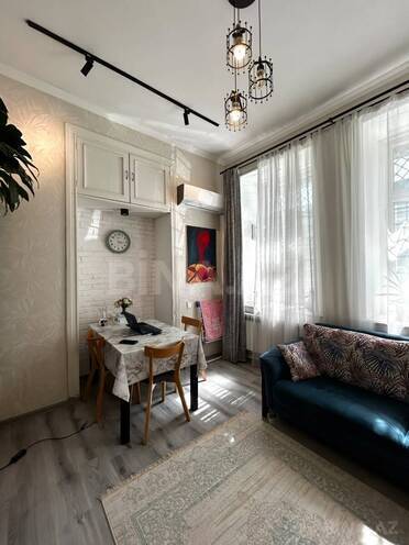 Satılır 2 otaqlı köhnə tikili 43 m², Nizami m., photo 5 from 16