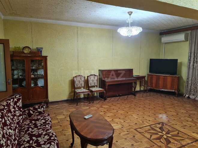 İcarəyə verilir 3 otaqlı köhnə tikili 130 m², 28 May m., photo 1 from 13