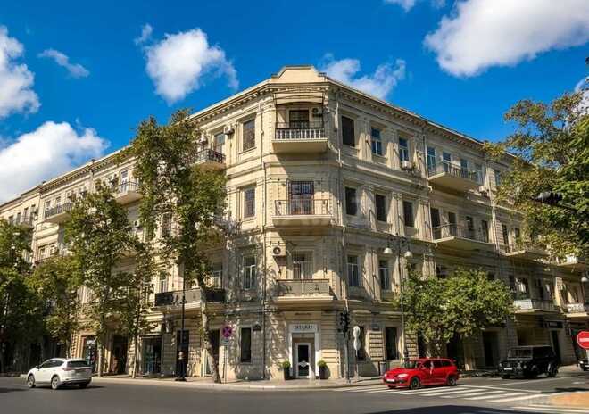 Satılır 5 otaqlı köhnə tikili 250 m², Sahil m., photo 1 from 19