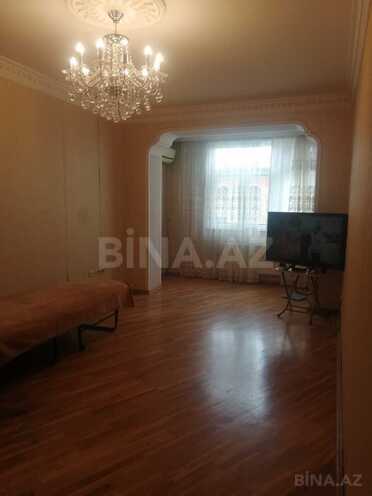 Продаётся 3-комн. вторичка 95 м², photo 1 from 13