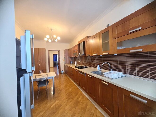 Сдаётся 3-комн. новостройка 145 м², м. Ичеришехер, photo 14 from 21