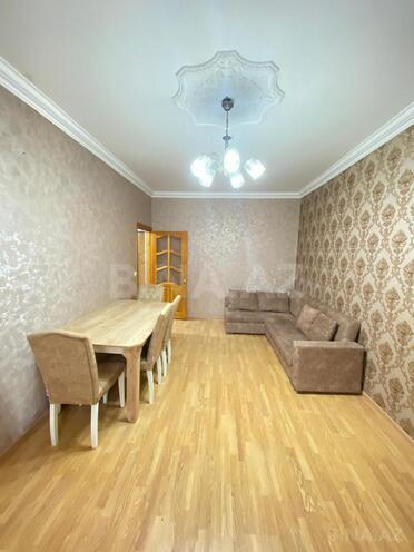 Satılır 2 otaqlı köhnə tikili 55 m², Memar Əcəmi m., photo 1 from 18