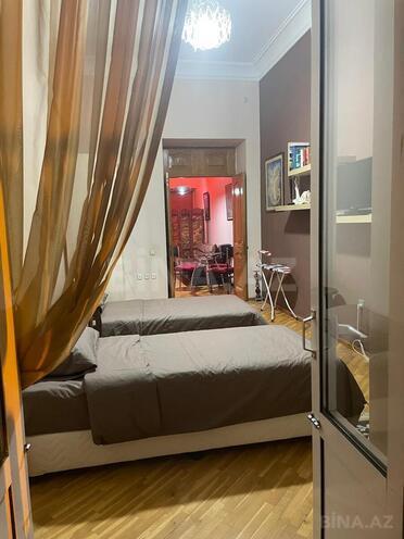 Продаётся 4-комн. вторичка 210 м², Сабаильский р., photo 22 from 32