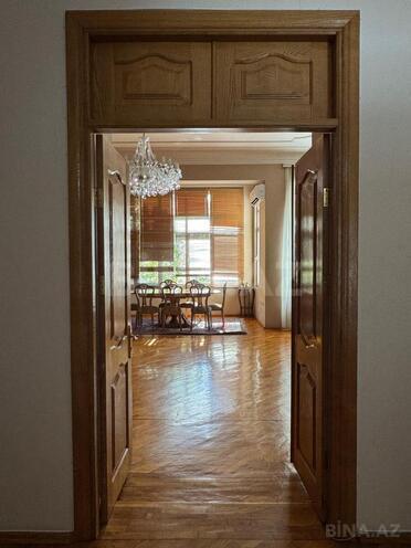 Продаётся 4-комн. вторичка 210 м², Сабаильский р., photo 23 from 32