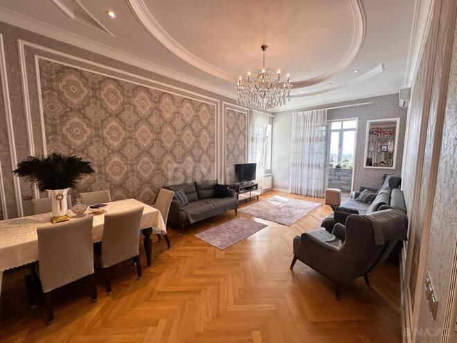 Satılır 8 otaqlı həyət evi/bağ evi 400 m², Nəsimi m., photo 1 from 32