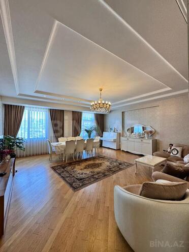 Продаётся 3-комн. новостройка 175 м², м. Низами, photo 1 from 23