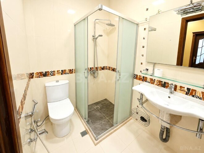İcarəyə verilir 4 otaqlı yeni tikili 180 m², 28 May m., photo 27 from 32