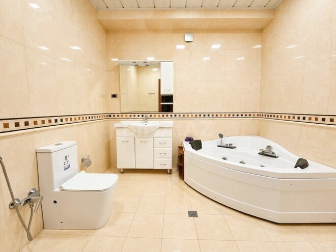 İcarəyə verilir 4 otaqlı yeni tikili 180 m², 28 May m., photo 26 from 32