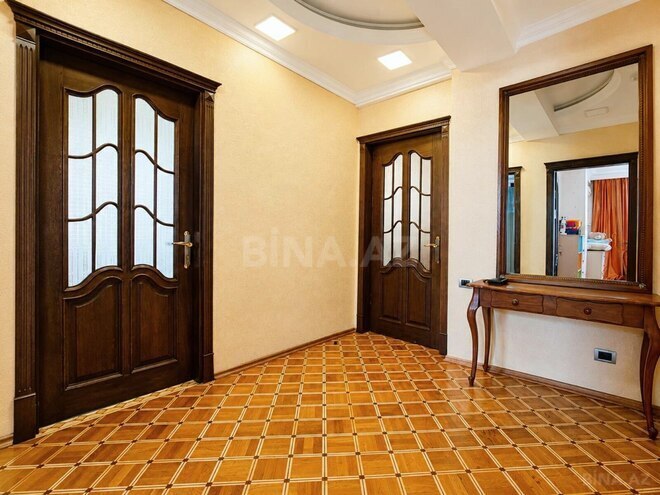 İcarəyə verilir 4 otaqlı yeni tikili 180 m², 28 May m., photo 19 from 32