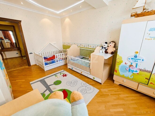 İcarəyə verilir 4 otaqlı yeni tikili 180 m², 28 May m., photo 18 from 32