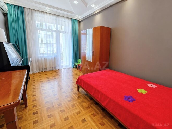 İcarəyə verilir 4 otaqlı yeni tikili 180 m², 28 May m., photo 16 from 32
