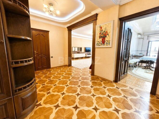 İcarəyə verilir 4 otaqlı yeni tikili 180 m², 28 May m., photo 22 from 32