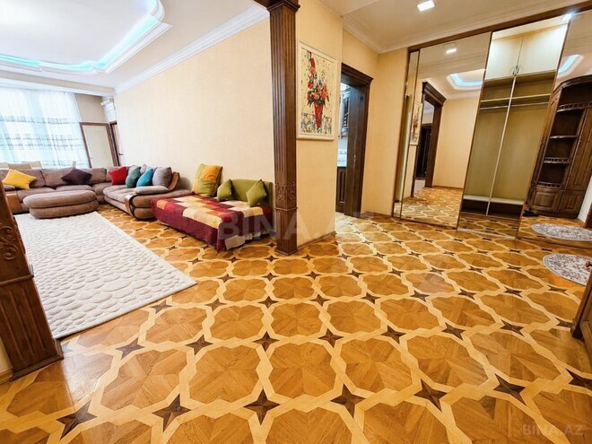 İcarəyə verilir 4 otaqlı yeni tikili 180 m², 28 May m., photo 23 from 32
