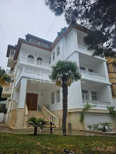 İcarəyə verilir 10 otaqlı həyət evi/bağ evi 650 m², 8 Noyabr m., photo 1 from 31