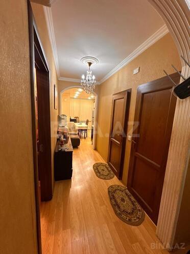 Satılır 2 otaqlı köhnə tikili 60 m², Bakıxanov q., photo 1 from 16