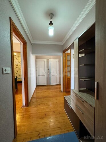 Satılır 4 otaqlı köhnə tikili 80 m², Bakıxanov q., photo 1 from 16