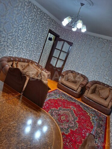 Satılır 2 otaqlı köhnə tikili 60 m², İnşaatçılar m., photo 1 from 15