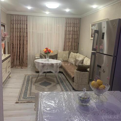 Продаётся 4-комн. вторичка 100 м², Хатаинский р., photo 1 from 19
