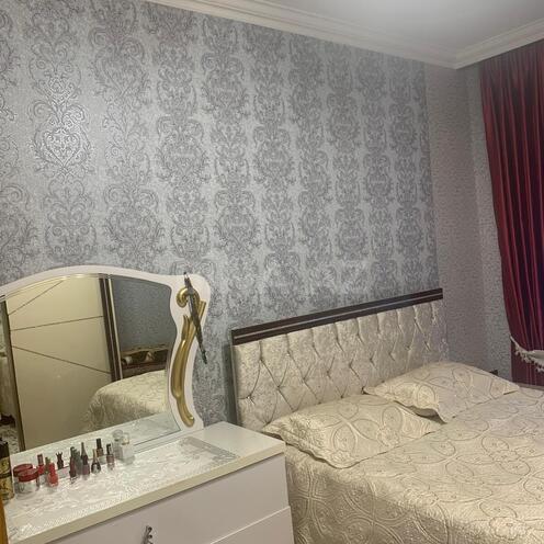 Продаётся 4-комн. вторичка 100 м², Хатаинский р., photo 8 from 19