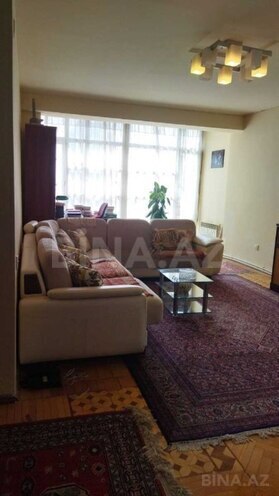 Satılır 2 otaqlı köhnə tikili 80 m², Nizami m., photo 1 from 9