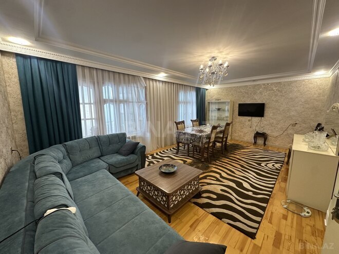 Satılır 4 otaqlı köhnə tikili 95 m², Bülbülə q., photo 1 from 10