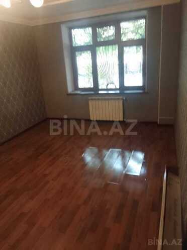 Satılır 2 otaqlı köhnə tikili 45 m², 8-ci mikrorayon q., photo 1 from 10
