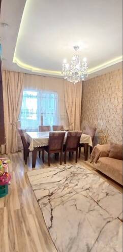 Продаётся 3-комн. вторичка 80 м², м. Халглар Достлугу, photo 1 from 8