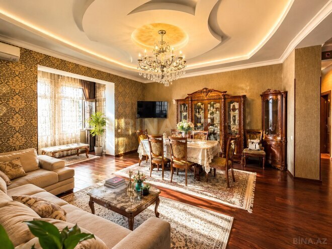 Satılır 6 otaqlı həyət evi/bağ evi 250 m², Qara Qarayev m., photo 1 from 32