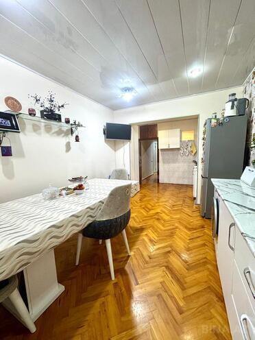 Satılır 2 otaqlı köhnə tikili 70 m², İnşaatçılar m., photo 8 from 14