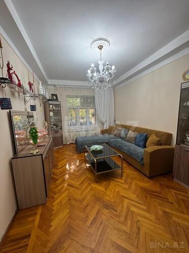 Satılır 2 otaqlı köhnə tikili 70 m², İnşaatçılar m., photo 3 from 14