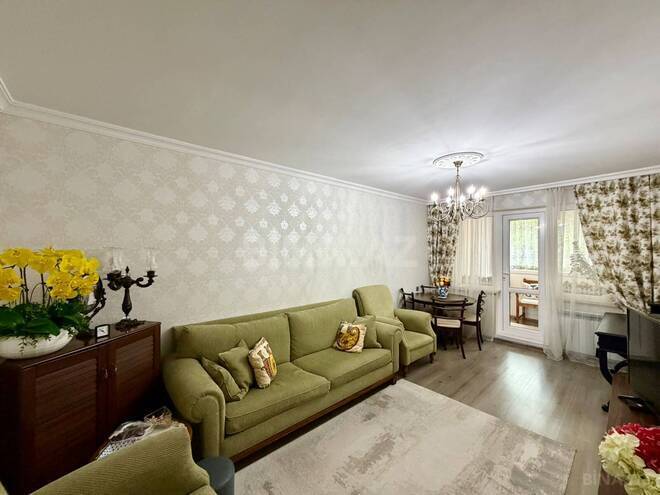 Satılır 3 otaqlı köhnə tikili 70 m², Xalqlar Dostluğu m., photo 1 from 25